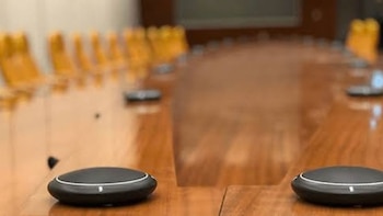Las reuniones híbridas ganan terreno en las empresas peruanas: ¿más tecnología para colaborar y nuevos límites para el control?