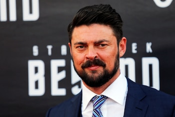 Karl Urban destacó la exigente preparación física y creativa detrás de las escenas de acción de The Boys, junto al coordinador de dobles John Koyama (REUTERS)