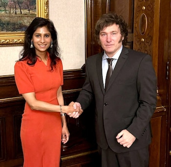 Milei junto a Gita Gopinath,