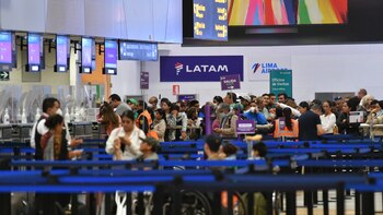 Vuelos continuarán suspendidos hasta las