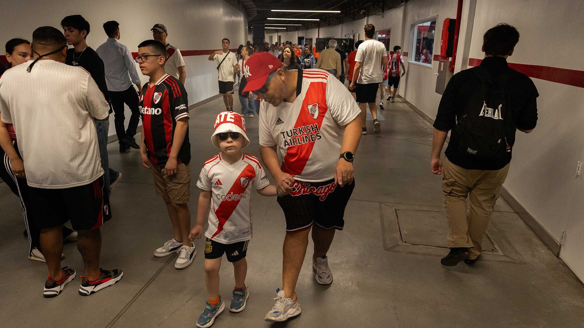 Los anillos internos del Monumental fueron extremadamente concurridos durante toda la jornada (RS Fotos)
