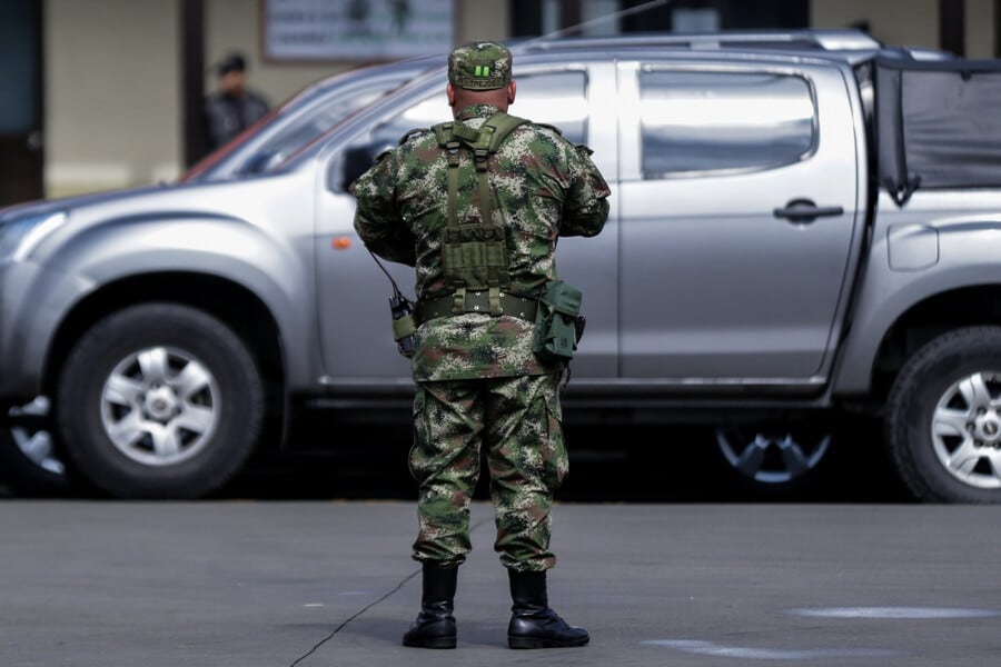 Extraña muerte de una médica en Antioquia: familiares señalan a su pareja, un sargento del Ejército, de apoderarse de todos sus bienes