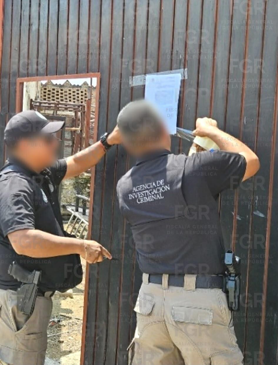 Autoridades encuentran animales enjaulados en Zapopan tras denuncia de rugidos. Crédito: FGR