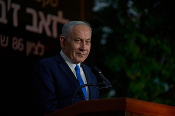 El primer ministro de Israel, Benjamin Netanyahu, habla en el monumento de estado para Ze'ev Jabotinsky, en el cementerio militar Monte Herzl, en Jerusalén, el 14 de julio de 2026
(AP Foto/Ohad Zwigenberg)