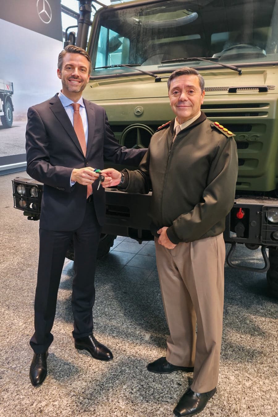 El ministro de Defensa visitó la fábrica en Alemania