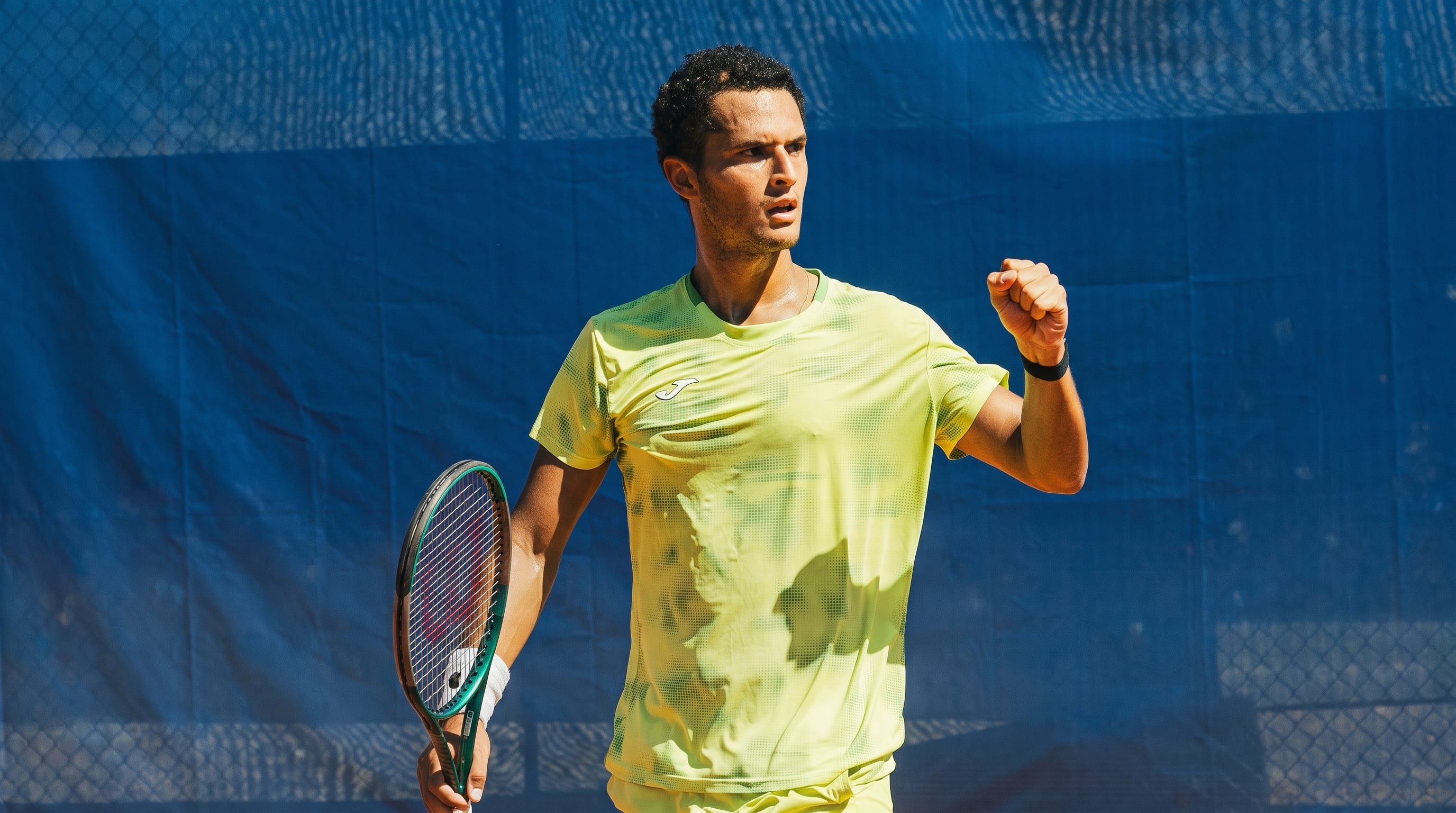 Juan Pablo Varillas salvó cuatro puntos de partido para instalarse entre los cuatro mejores del Challenger 75 de Como. Crédito: Imagen Ilustrativa Infobae/Tenniscomo