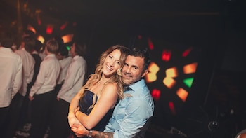 Un cumpleaños, una foto y dos familias: la particular imagen que Allegra Cubero inmortalizó entre su papá y Mica Viciconte