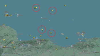 Cinco aviones de combate de