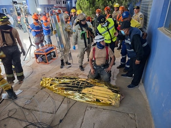 El derrumbe deja una fallecida y mantiene a dos personas desaparecidas tras más de 24 horas