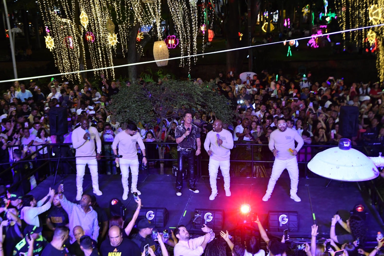 Carlos Vives y Grupo Niche sorprenden en la inauguración de la Feria de Cali 2025 en el Bulevar del Río - crédito Alcaldía de Cali