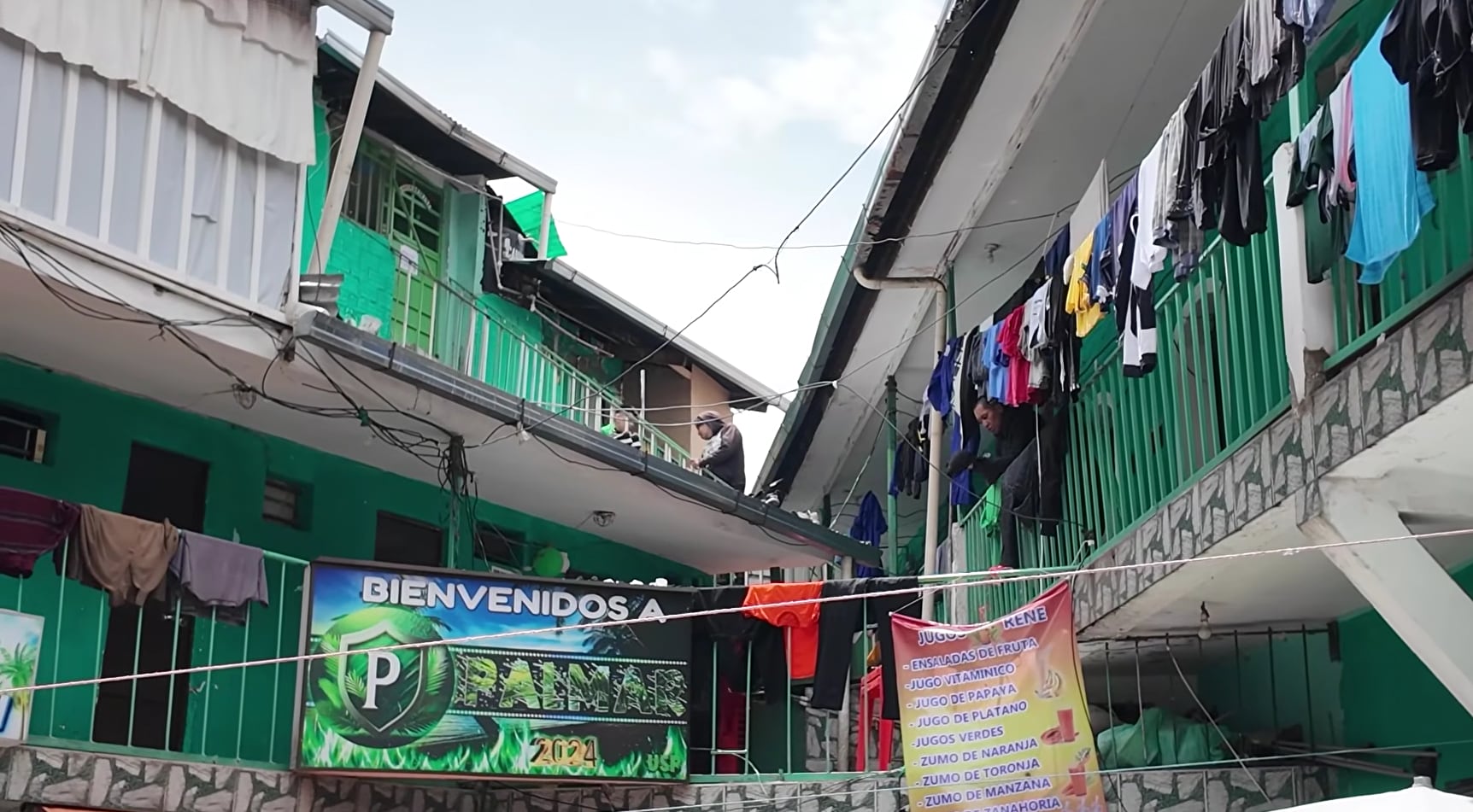 Los delegados de cada sección en la cárcel gestionan recursos, organizan cursos de oficios y mantienen un sistema de democracia interna - crédito Planeta Juan/YouTube