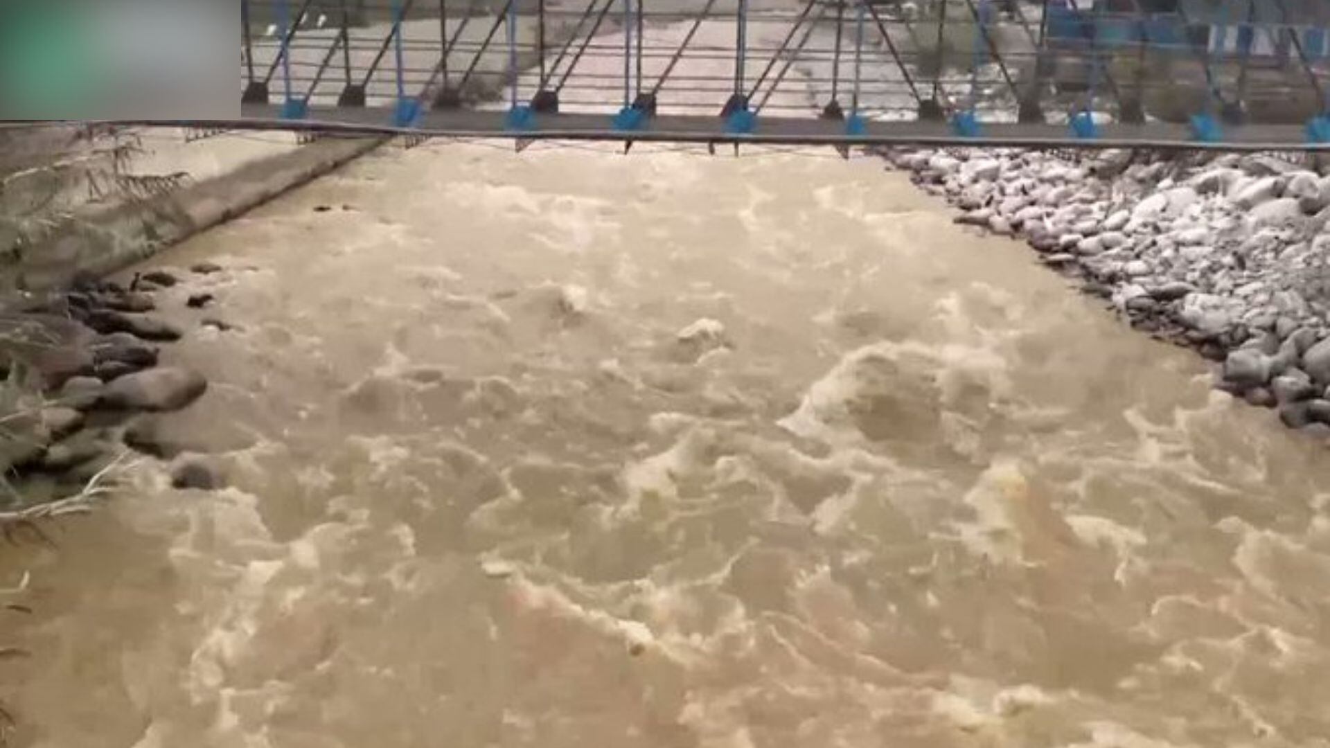 Caudal del río Rímac preocupa a vecinos de Chosica. (Foto: Captura Canal N)
