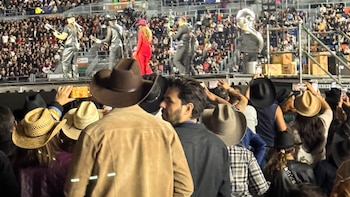 Sombreros vaqueros y botas: la tendencia de moda que conquistó el concierto de Yuridia en el Estadio GNP