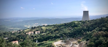 Famosa por su actividad geotérmica (aquí, la central eléctrica de Larderello, la más antigua del mundo), la Toscana también esconde vastos depósitos de magma bajo sus paisajes (gentileza Matteo Lupi, Universidad de Ginebra)