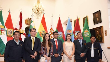 Rodrigo Paz y los nueve gobernadores firmaron un acuerdo clave en la víspera del aniversario de la independencia de Bolivia