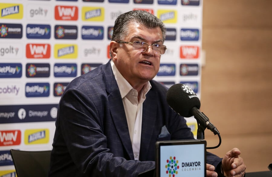 El presidente Carlos Mario Zuluaga ha lidiado con toda clase de problemas en la Dimayor por la violencia en los estadios - crédito Catalina Olaya/Colprensa