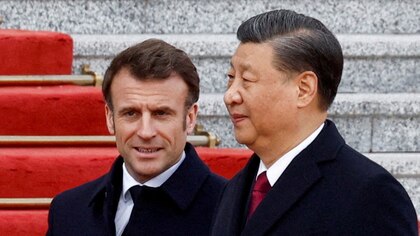 Xi Jinping comienza en Francia su primera visita a Europa en cinco años