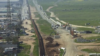 Biden manda reforzar el muro