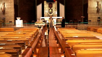 Don Marcello Crotti, a la