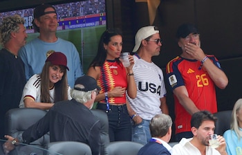 Inés de Ramón, la novia de Brad Pitt de raíces españolas, en el Mundial (Grosby)