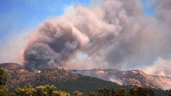 Más de 200.000 personas huyeron de los devastadores incendios forestales en Francia y España