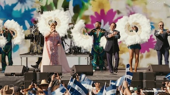 ¡Pura cumbia! Los Hermanos Flores conquistan Coachella con una fiesta de identidad y nostalgia salvadoreña