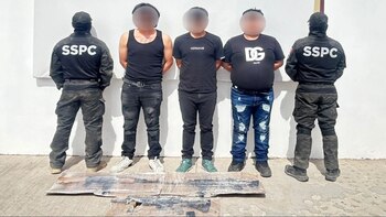 Cuatro de los sujetos detenidos
(SSP