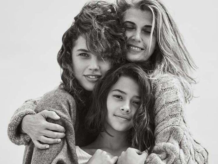 23/04/2021 El Día de la Madre es la ocasión especial para sorprender a mamá con el regalo beauty ideal.
MADRID, 23 (CHANCE) Se acerca el Día de la Madre y con él la ocasión perfecta para mimar a una de las personas más importantes de nuestra vida con un regalo especial que no sólo realce su belleza, sino que también la haga sonreír de esa manera tan única y tan propia de 'mamá' que siempre nos hace sentirnos como en casa.
POLITICA EUROPA ESPAÑA SOCIEDAD
CORTESÍA CLARINS