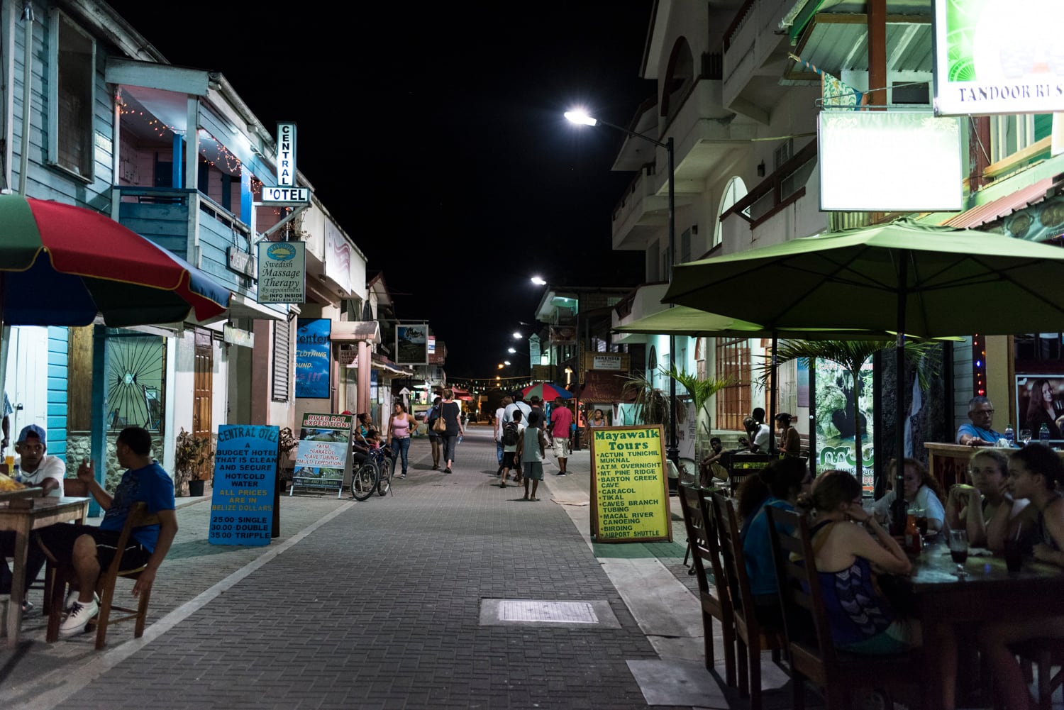 Vida nocturna en la ciudad de Belice. (Belize Tourism Board (BTB))