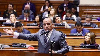 La oposición anuncia una moción para cesar al ministro del Interior tras el asesinato de una candidata