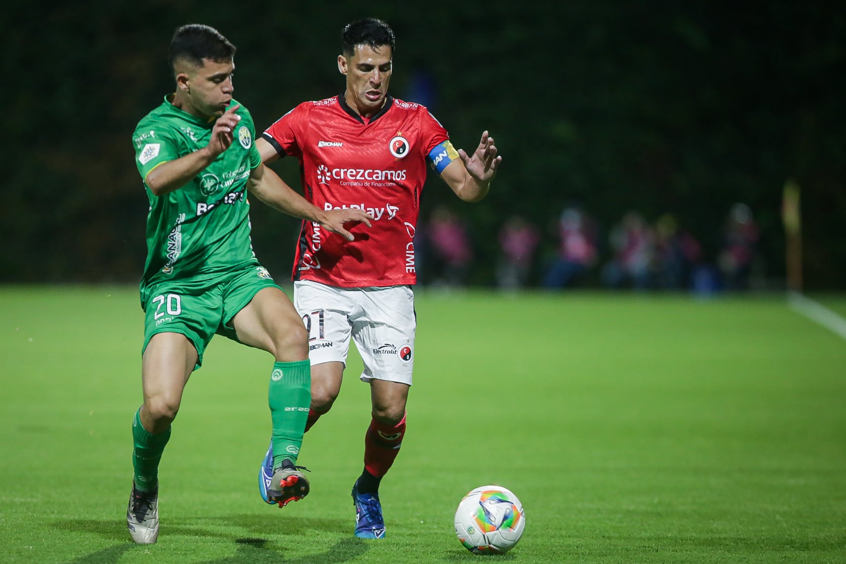 Bogotá. Noviembre 27 de 2025. Real Cundinamarca enfrenta a Cúcuta Deportivo, por encuentro válido del Torneo BetPlay 2025 en la final de ida, en el Estadio Metropolitano de Techo. (Colprensa - Cristian Bayona).