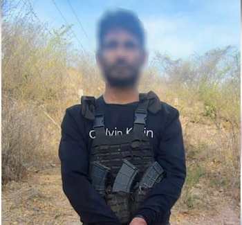 En el lugar fue detenida una persona y se aseguró un arsenal compuesto por 11 armas largas de distintos calibres. (Crédito: X | @EJTO_FAM_GN )
