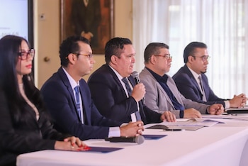 El informe incluye observaciones sobre instituciones culturales, programas sociales y proyectos de infraestructura. (FOTO: Presidencia de Honduras)