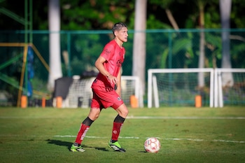 El defensor, con títulos en