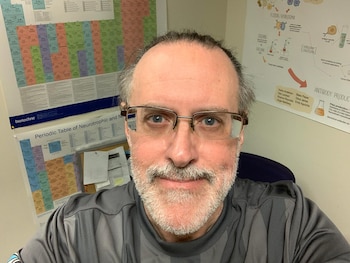 El científico criticó la exposición