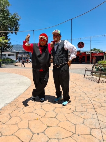 A pesar de las adversidades, el trabajo de los payasos en El Salvador ofrece beneficios terapéuticos y emocionales tanto para niños como para jóvenes. (Foto cortesía)