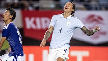 Forlan debutó como DT en Uruguay con una derrota 3-1: los dos goles que sufrió en los cuatro minutos finales
