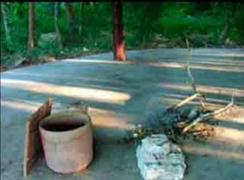 Restos del escenario donde El