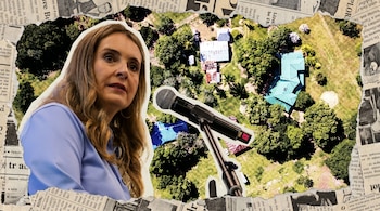 Collage: mujer con blusa azul y micrófono a la izquierda; fondo de propiedad aérea risográfica con edificios y árboles; bordes de recortes de periódico.