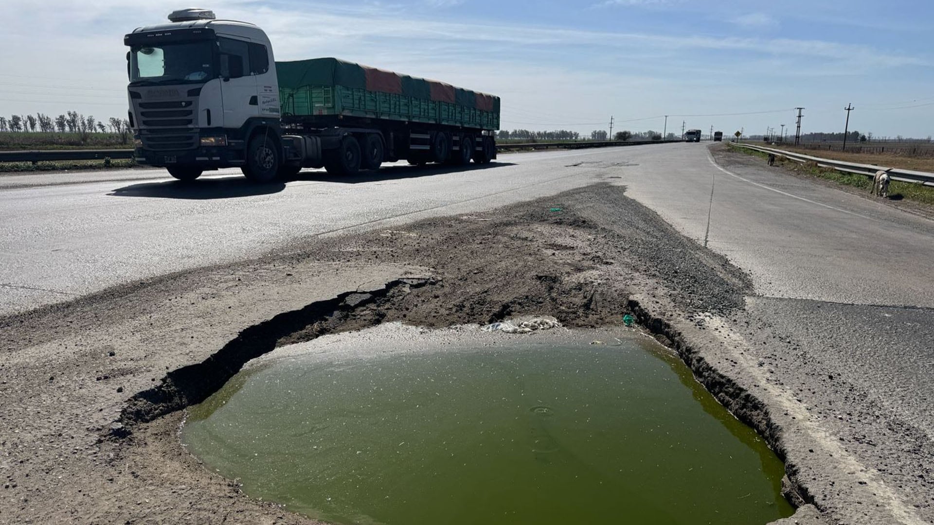 La Ruta Nacional A012 constituye el anillo vial que rodea el área metropolitana de Rosario