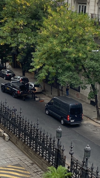 El paquete sospechoso que analiza