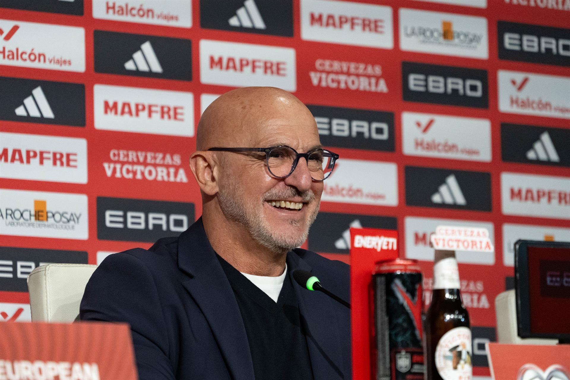 La España de Luis De la Fuente goleó 3-0 este viernes a Serbia con doblete de Mikel Oyarzabal y un tanto de Víctor Muñoz