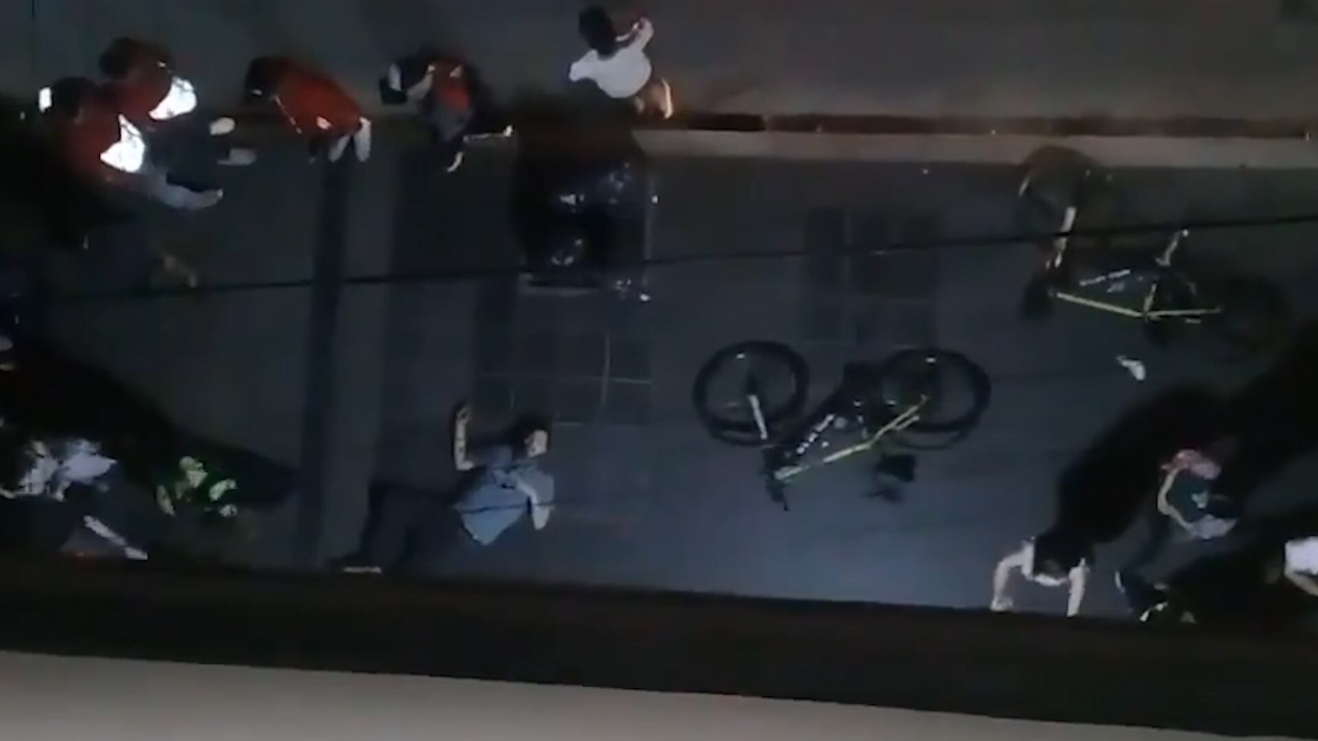 El momento en que Paola Tacacho fue asesinada a puñaladas en Tucumán