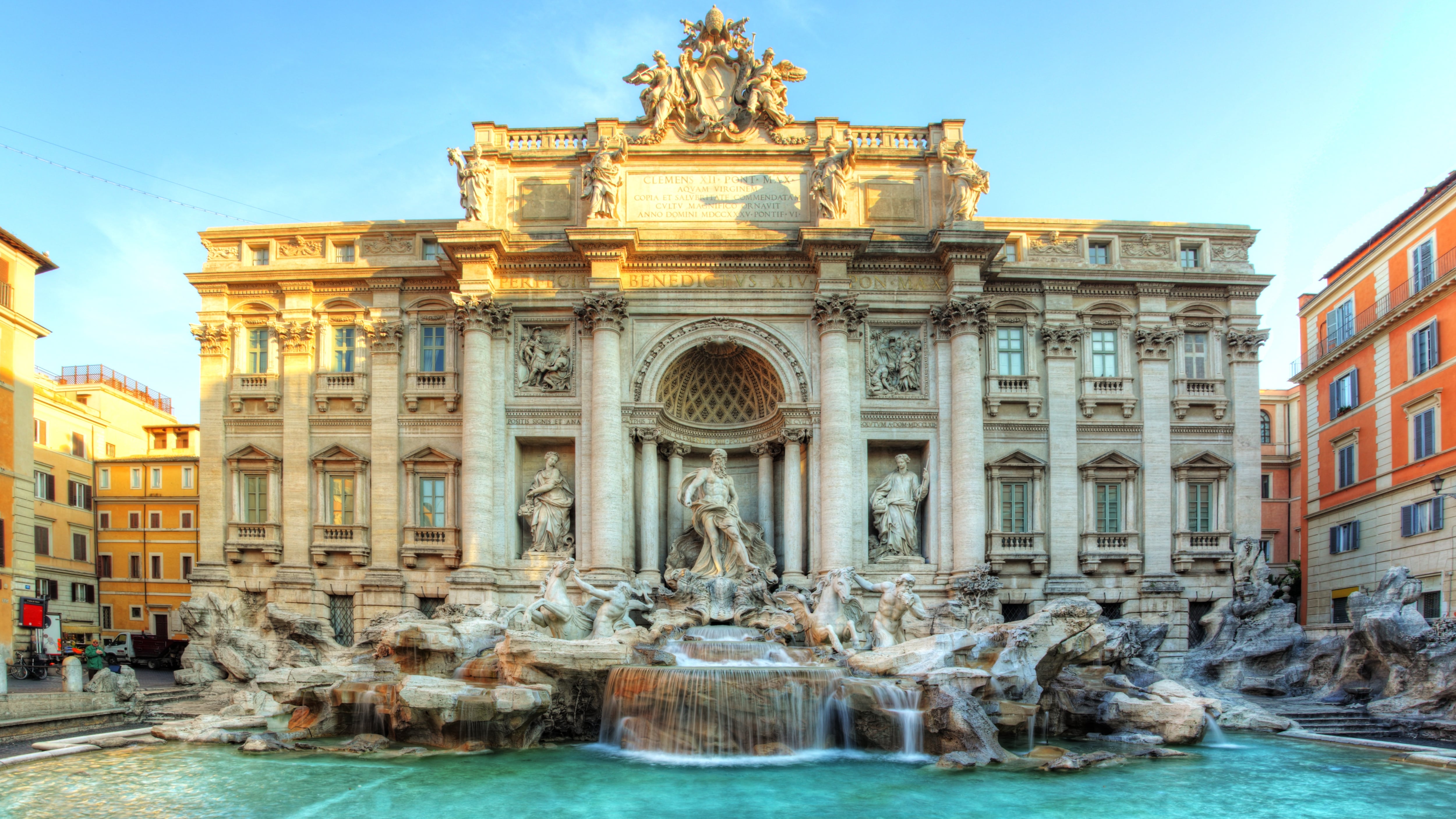 Fontana di Trevi, otro de los muchos monumentos que puedes encontrar en Roma. (Adobe Stock)