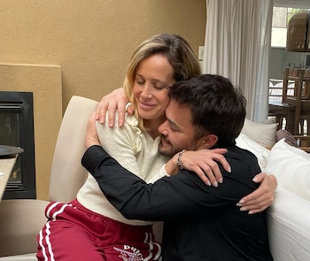 Julieta Prandi y su íntimo amigo Sebastián Waizer, quien la acompañó en el juicio contra Claudio Contardi