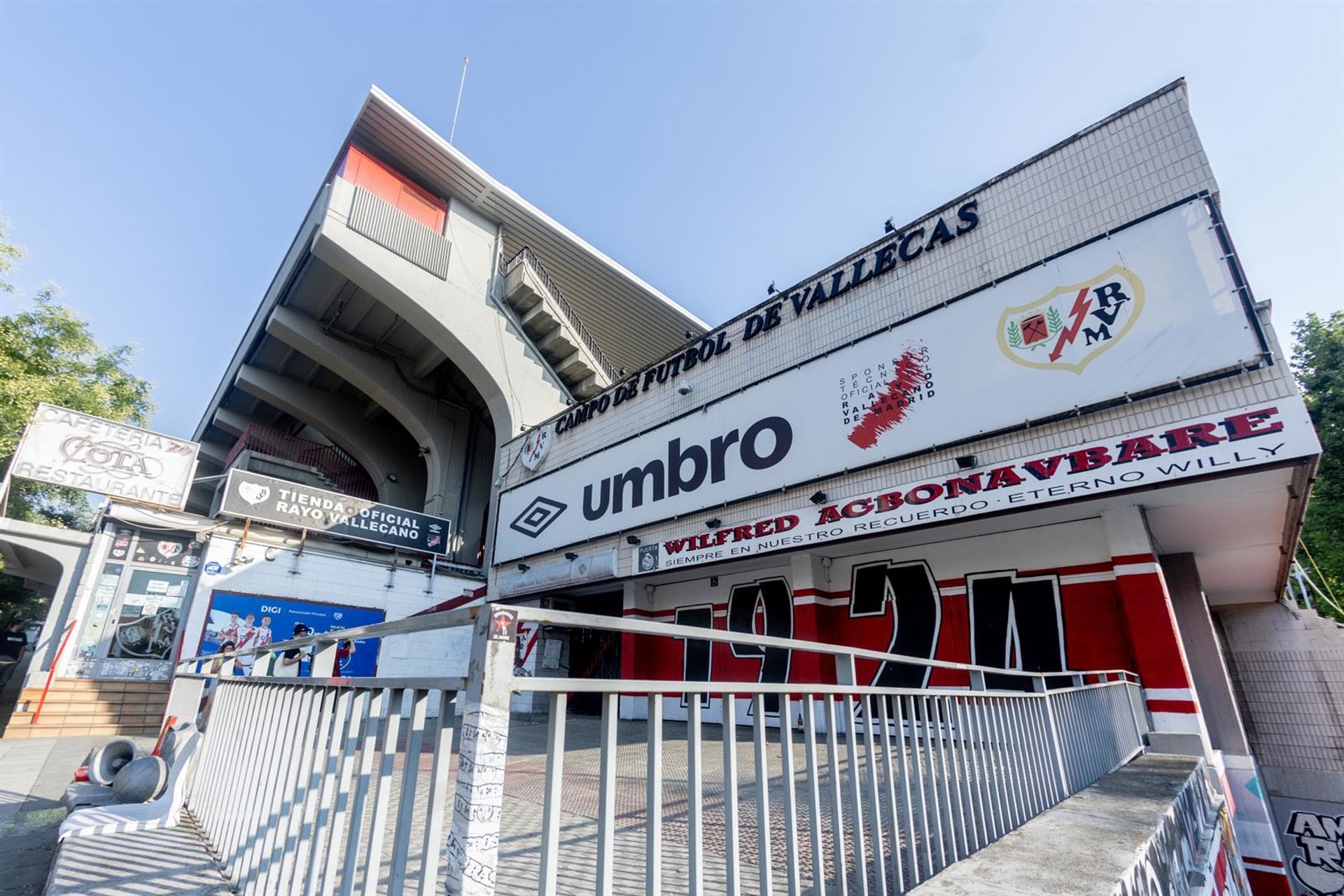 IU pide al Gobierno actuar para que el Rayo Vallecano devuelva el precio de los abonos si se 'muda' a Burgos