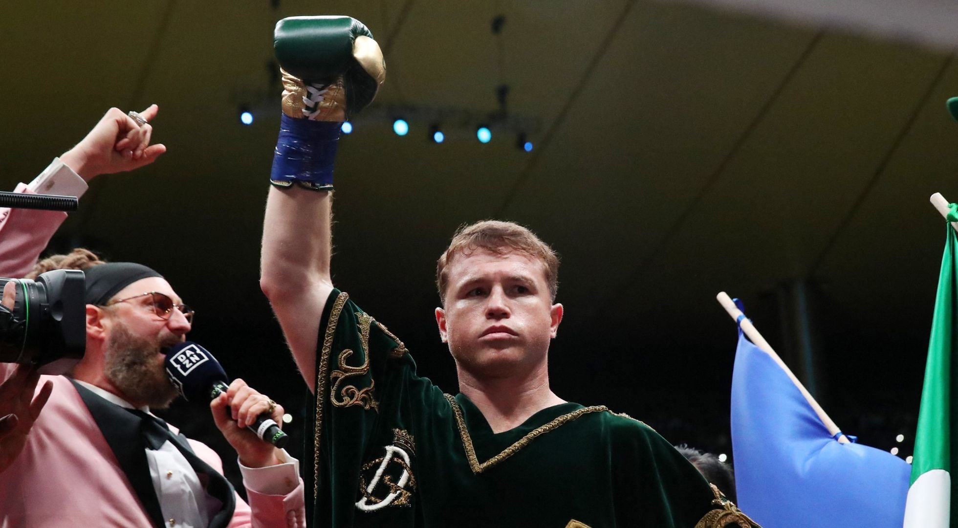 Hijo de Julio César Chávez elogia a Canelo previo a su pelea contra Mbilli y se rinde ante su éxito: “Es un ejemplo”