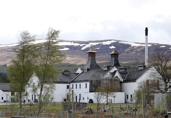 The Dalwhinnie Whisky Distillery, en