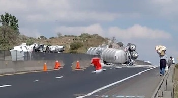 Volcadura de pipa Querétaro PORTADA