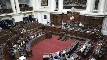 ¿Por qué el hemiciclo del Congreso luce vacío pese a que se deben debatir importantes proyectos?